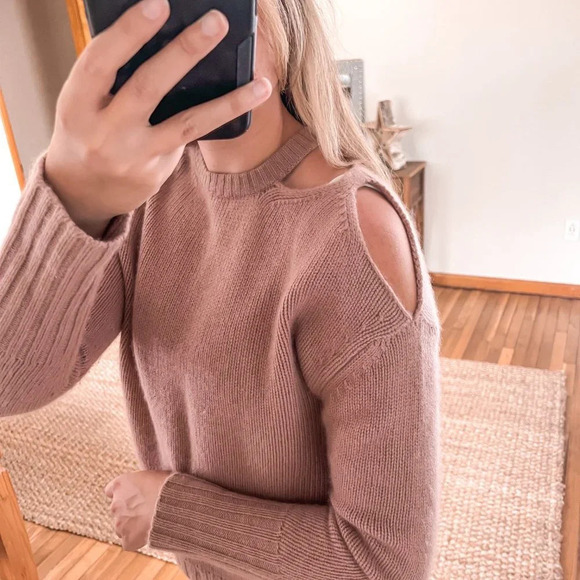 NAADAM 100% Cashmere Pink Cutout Shoulder Designer Knit Pullover Sweater S - Picture 2 of 9